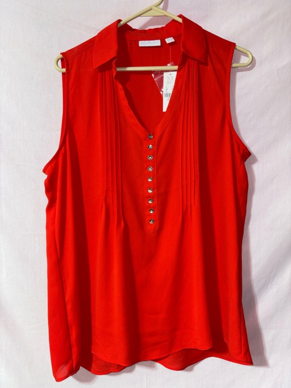 New York & Company Sleeveless V-Neck Collared Camisole in Red